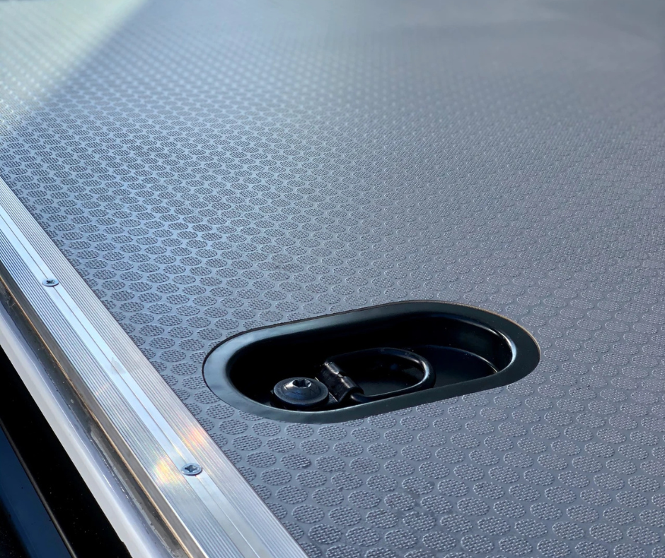 KoskiCrown Silver Grey floor van lining upclose